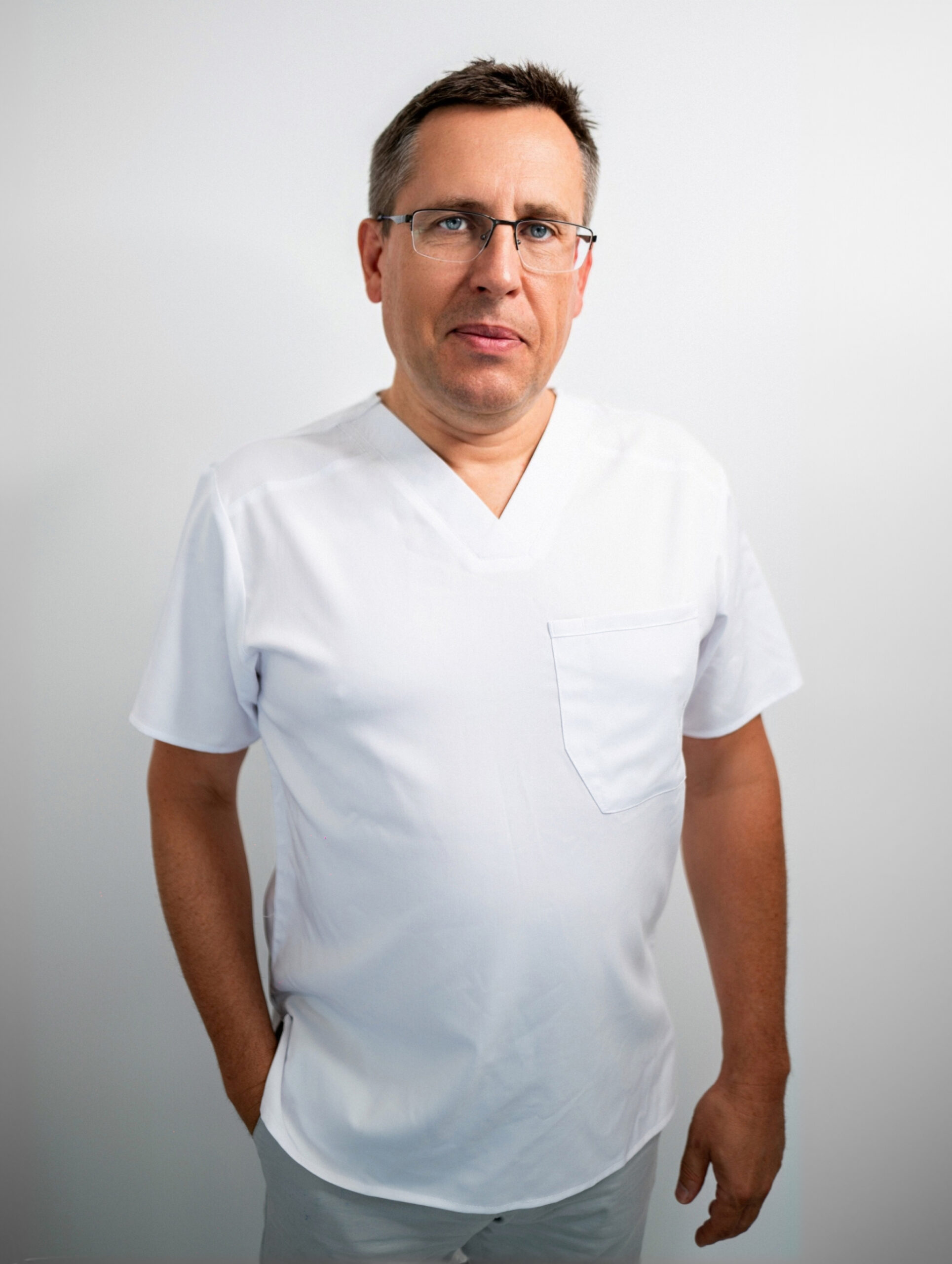Dr Piotr Worobiec - blefaroplastyka powiek górnych w Centrum Skrzelewska-Czyż