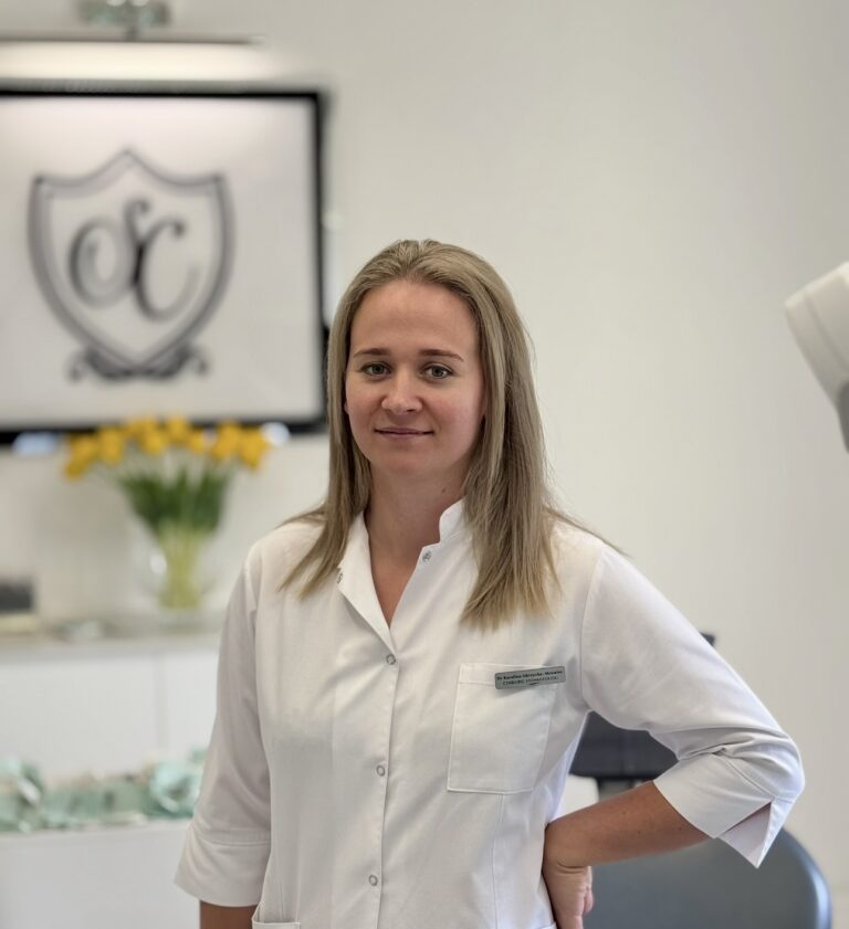 dr Karolina Iskrzycka-Mrowiec, specjalistka chirurgii stomatologicznej - Centrum Skrzelewska-Czyż w Goczałkowicach-Zdroju