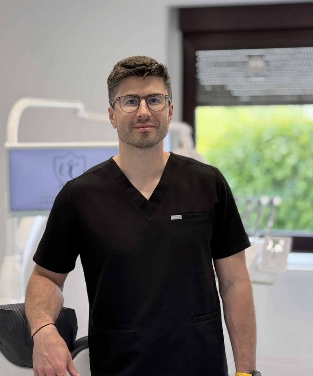 Dr Jacek Brańka - endodoncja mikroskopowa w Centrum Skrzelewska-Czyż